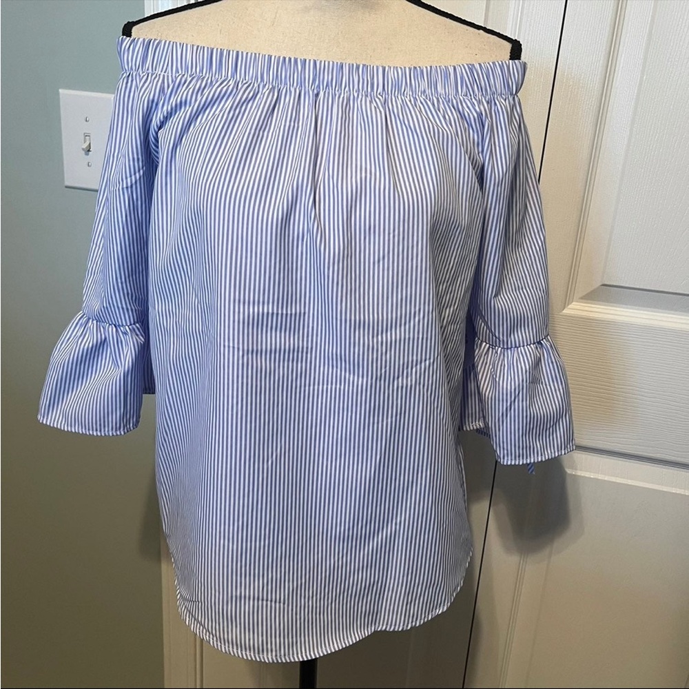 RoomMates Womens Size Medium Blue White Striped Off The‎ Shoulder Top Blouse NEW